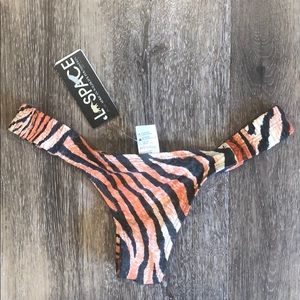 L*space 🐅 print NWT